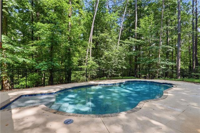 108 Waters Edge Drive, Woodstock, GA 30188