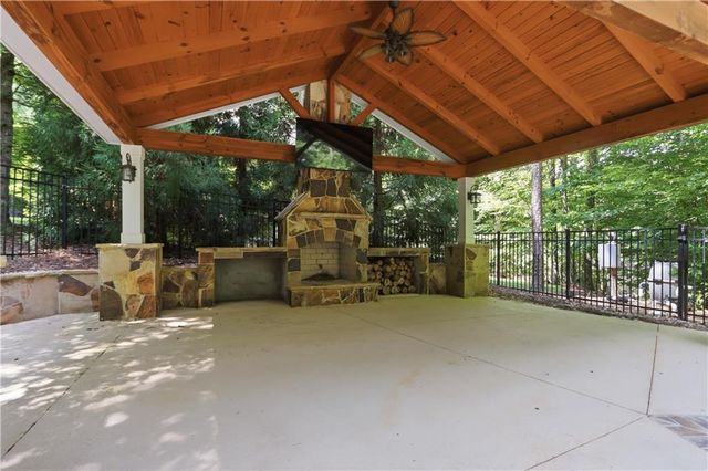 108 Waters Edge Drive, Woodstock, GA 30188