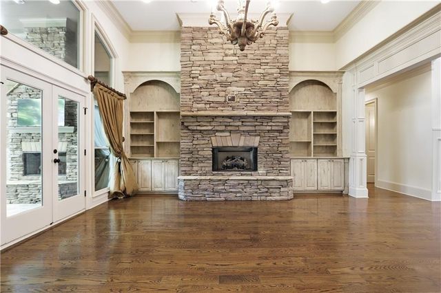 108 Waters Edge Drive, Woodstock, GA 30188