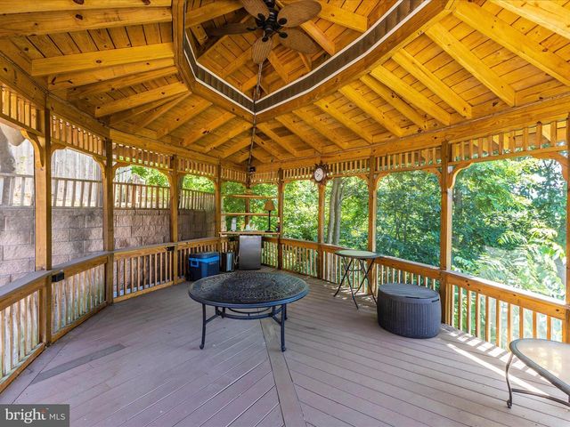 2305 MOUNT EPHRAIM RD, Adamstown, MD 21710