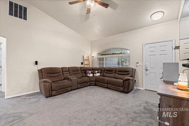 14413 Gresham Dr, Caldwell, ID 83607