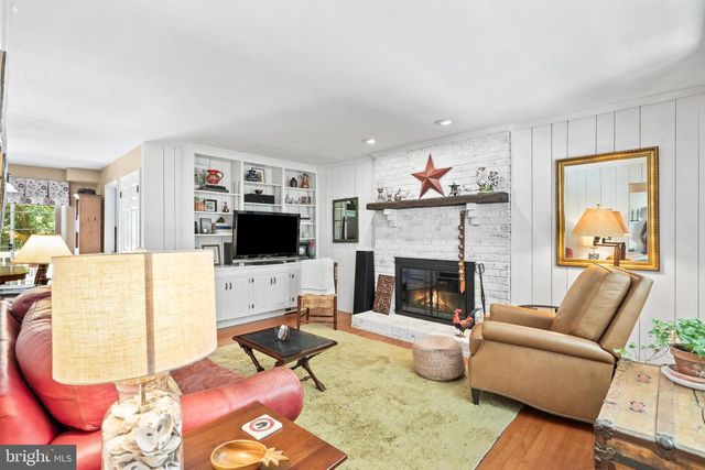 14 SPRINGWOOD DR, Lawrenceville, NJ 08648