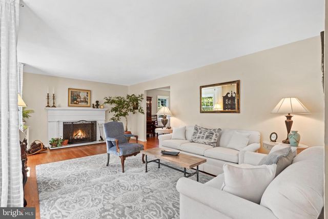 14 SPRINGWOOD DR, Lawrenceville, NJ 08648