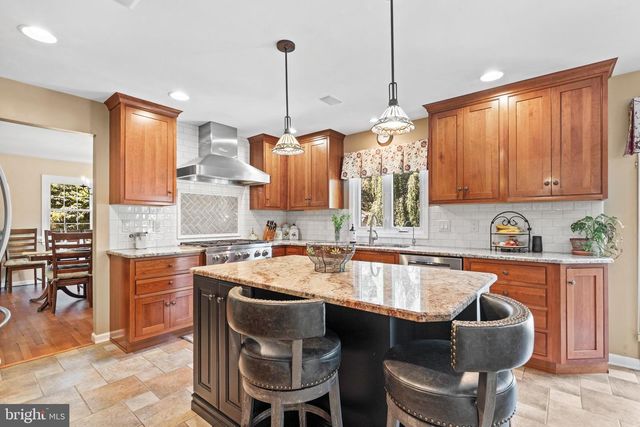 14 SPRINGWOOD DR, Lawrenceville, NJ 08648