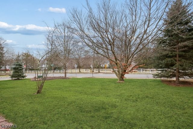 82 Castleton Rd, Montgomery Twp., NJ 08540