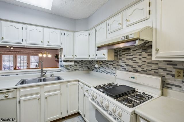 82 Castleton Rd, Montgomery Twp., NJ 08540