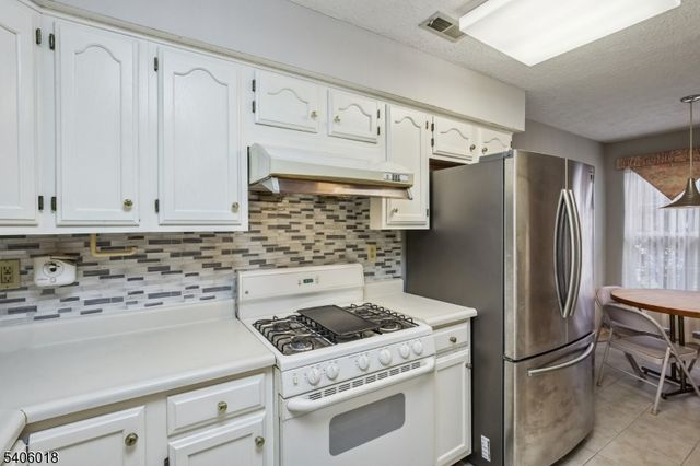 82 Castleton Rd, Montgomery Twp., NJ 08540