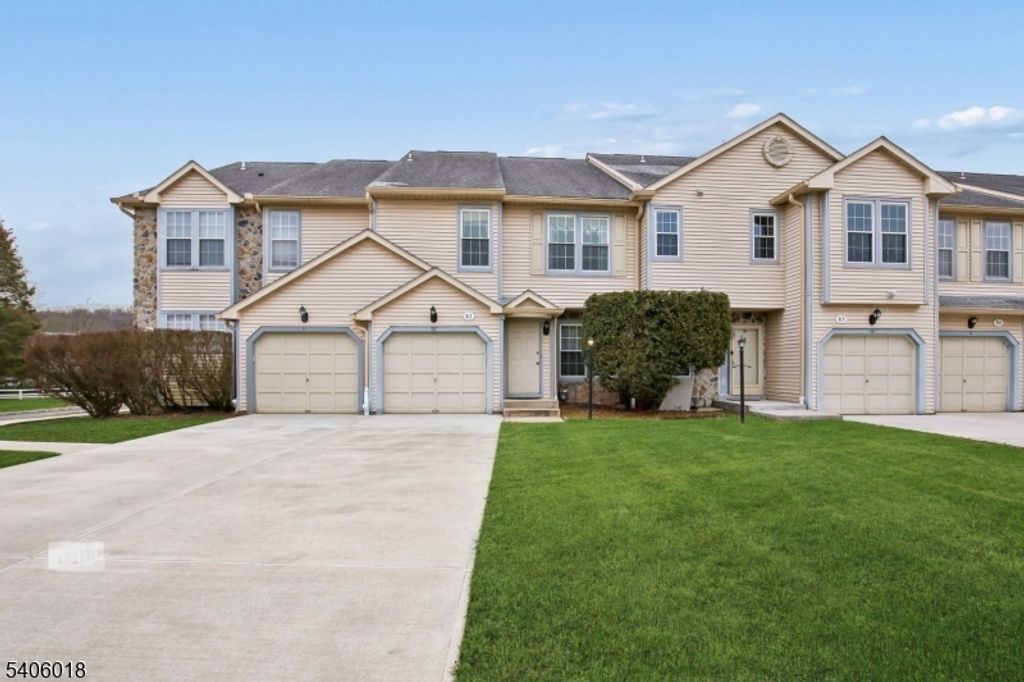 82 Castleton Rd, Montgomery Twp., NJ 08540