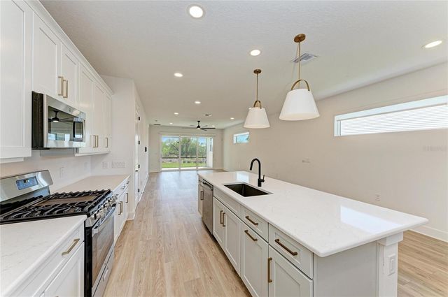 1051 WATERLINE COURT, Sarasota, FL 34240
