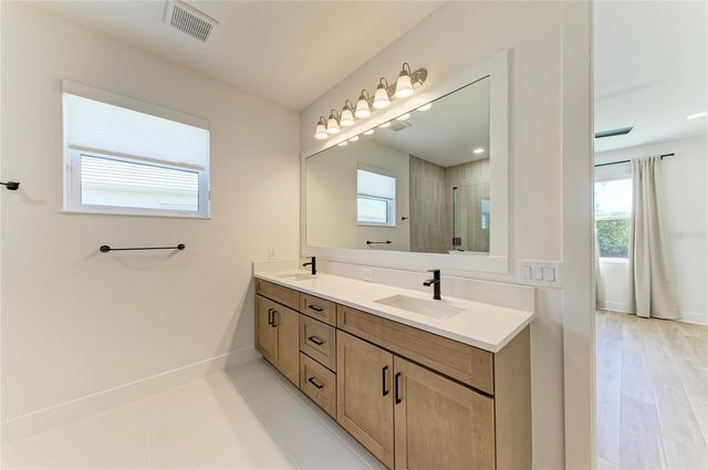 1051 WATERLINE COURT, Sarasota, FL 34240