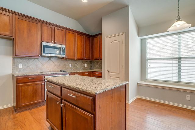 1721 Castle Creek Drive, Little Elm, TX 75068