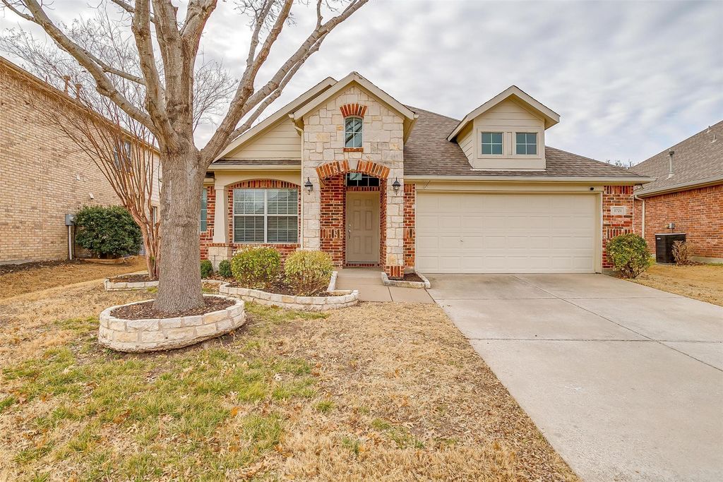 1721 Castle Creek Drive, Little Elm, TX 75068
