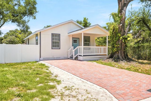 7608 N HUNTLEY AVENUE, Tampa, FL 33604