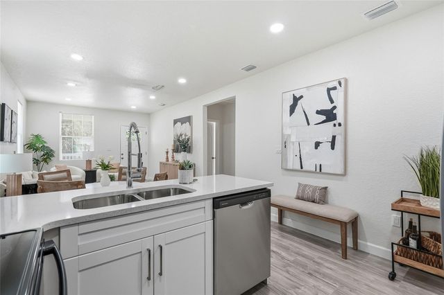 7608 N HUNTLEY AVENUE, Tampa, FL 33604