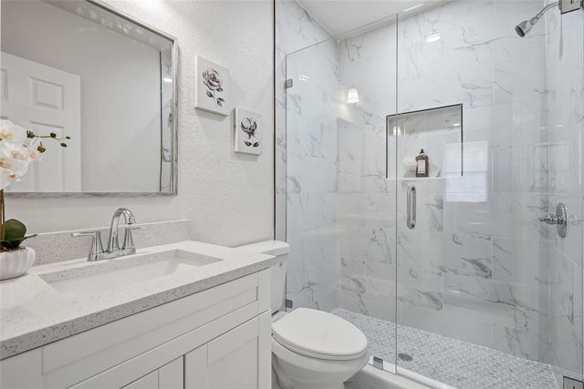 7608 N HUNTLEY AVENUE, Tampa, FL 33604