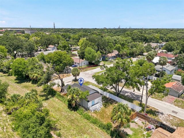 7608 N HUNTLEY AVENUE, Tampa, FL 33604