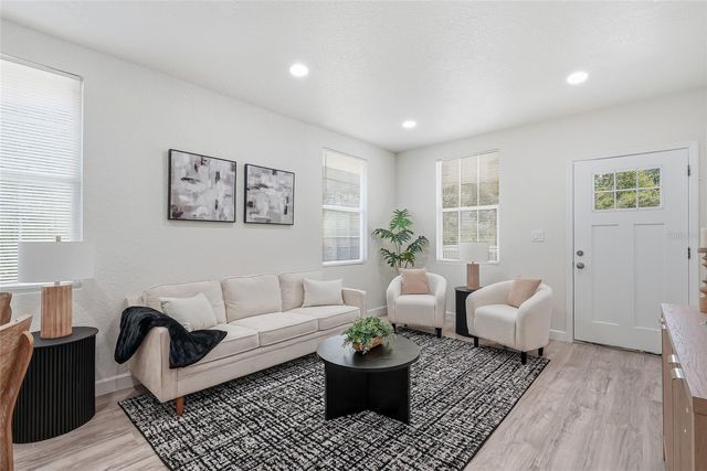 7608 N HUNTLEY AVENUE, Tampa, FL 33604