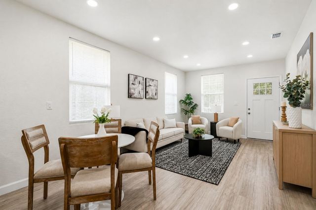 7608 N HUNTLEY AVENUE, Tampa, FL 33604
