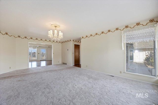 4033 Canyon Ridge Dr, Twin Falls, ID 83301