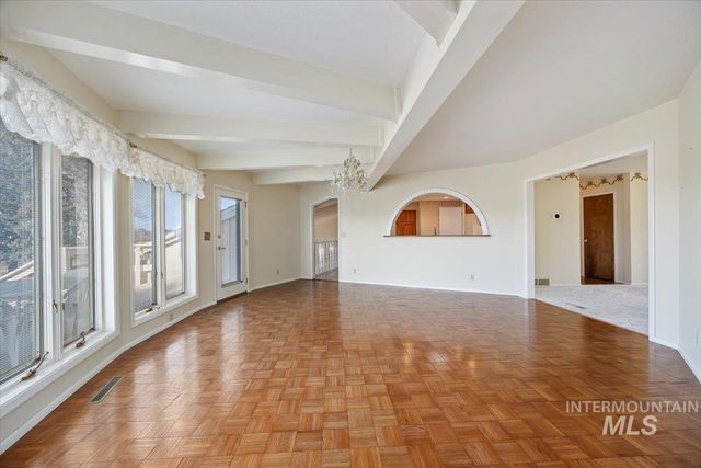 4033 Canyon Ridge Dr, Twin Falls, ID 83301