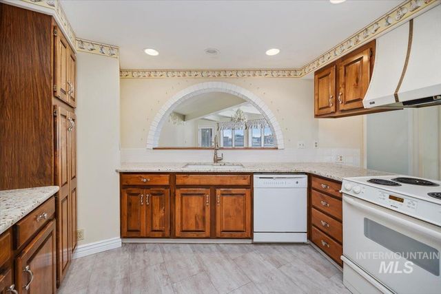 4033 Canyon Ridge Dr, Twin Falls, ID 83301