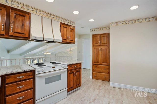 4033 Canyon Ridge Dr, Twin Falls, ID 83301