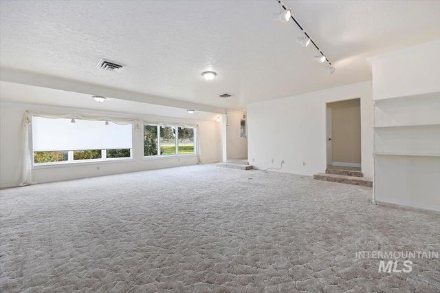 4033 Canyon Ridge Dr, Twin Falls, ID 83301