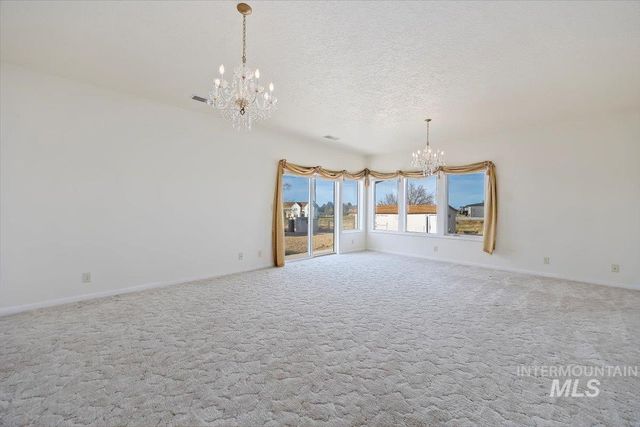 4033 Canyon Ridge Dr, Twin Falls, ID 83301