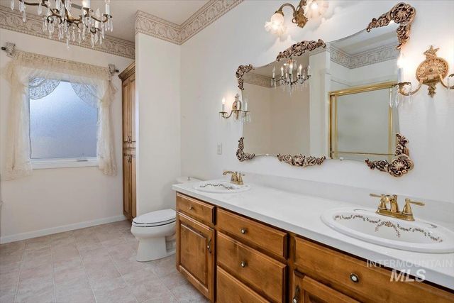 4033 Canyon Ridge Dr, Twin Falls, ID 83301