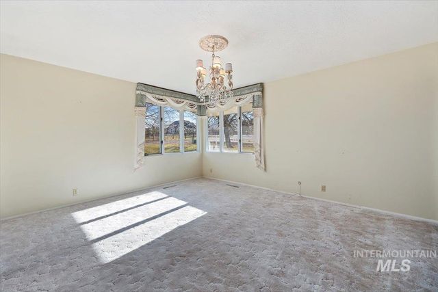 4033 Canyon Ridge Dr, Twin Falls, ID 83301