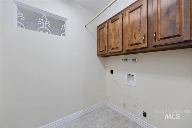 4033 Canyon Ridge Dr, Twin Falls, ID 83301