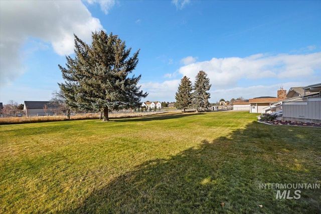 4033 Canyon Ridge Dr, Twin Falls, ID 83301