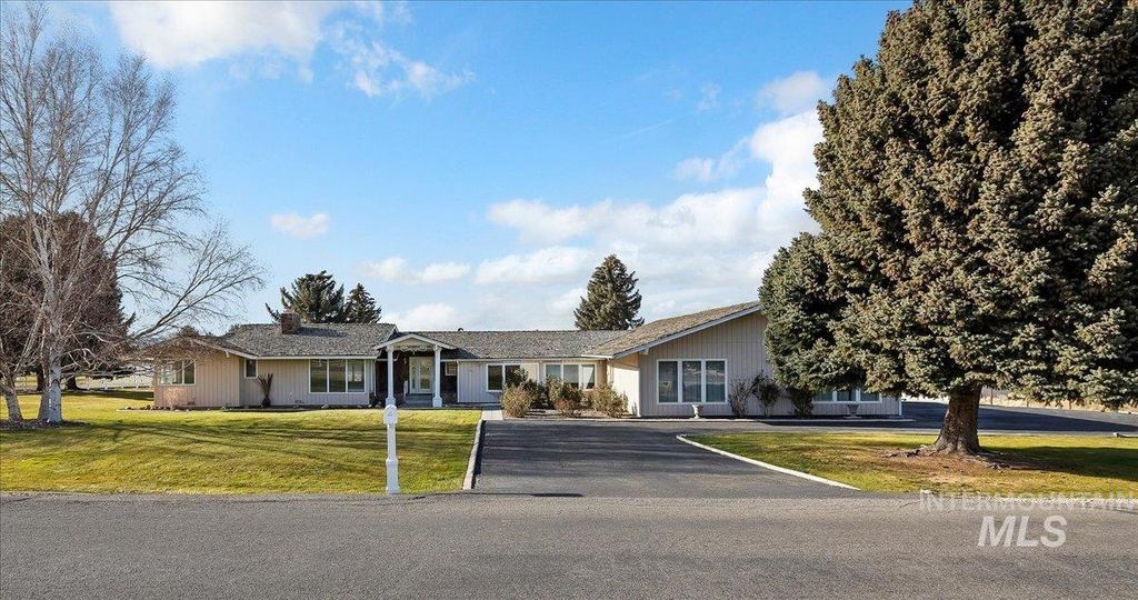 4033 Canyon Ridge Dr, Twin Falls, ID 83301