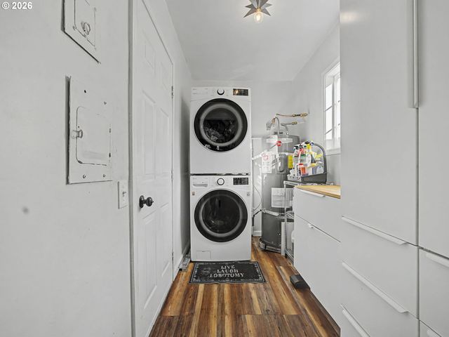 3608 Se CENTER St, Portland, OR 97202