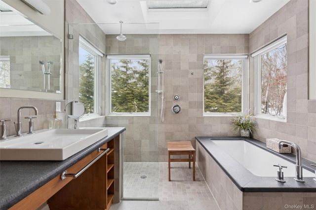 2150 Haywaters Road, Cutchogue, NY 11935