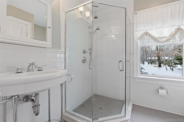 2150 Haywaters Road, Cutchogue, NY 11935