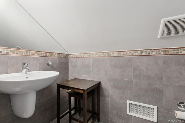 2150 Haywaters Road, Cutchogue, NY 11935