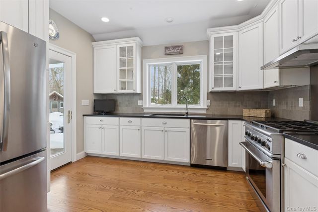 2150 Haywaters Road, Cutchogue, NY 11935