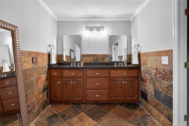 8571 BIRCH HOLLOW Drive, Roswell, GA 30076