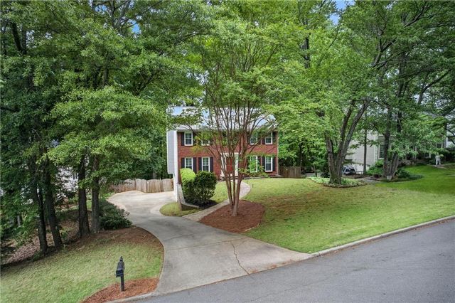 8571 BIRCH HOLLOW Drive, Roswell, GA 30076