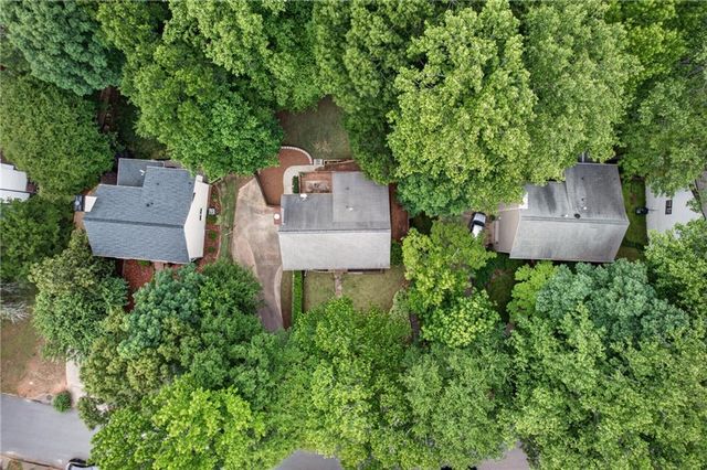 8571 BIRCH HOLLOW Drive, Roswell, GA 30076
