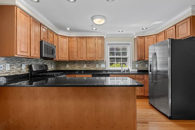 7 Dewey Street 4, Natick, MA 01760