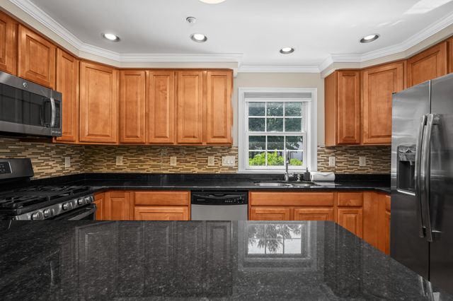 7 Dewey Street 4, Natick, MA 01760