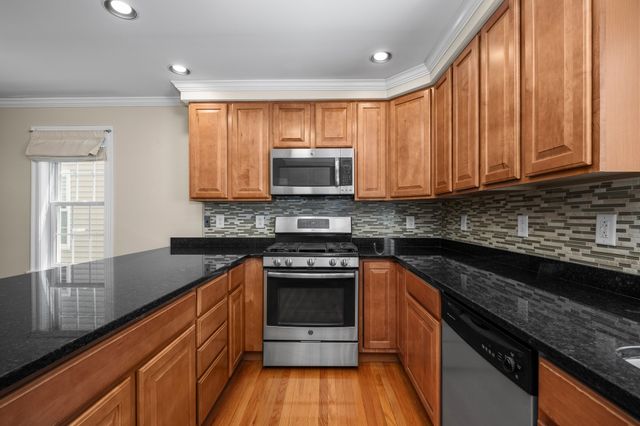 7 Dewey Street 4, Natick, MA 01760