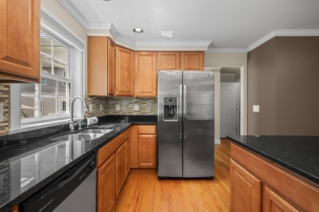 7 Dewey Street 4, Natick, MA 01760