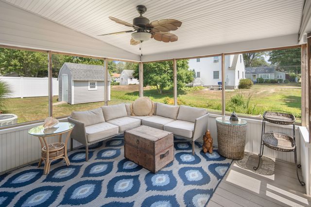 16 Flagler Avenue, Old Lyme, CT 06371
