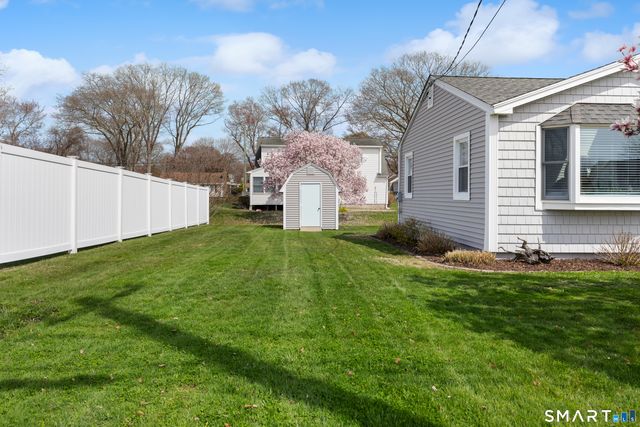 16 Flagler Avenue, Old Lyme, CT 06371