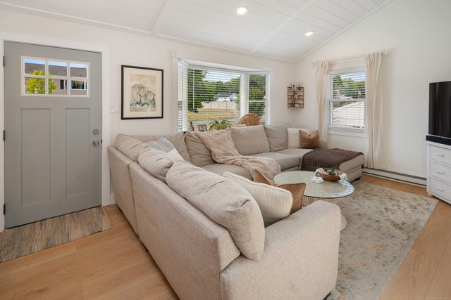 16 Flagler Avenue, Old Lyme, CT 06371