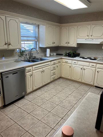 6705 N Shawnee Avenue, Oklahoma City, OK 73116