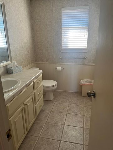 6705 N Shawnee Avenue, Oklahoma City, OK 73116